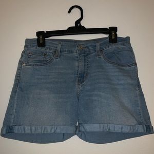 Levi’s Midrise Shorts
